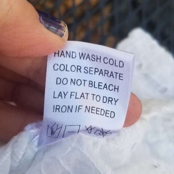 Le Lis white eyelet cropped off the shoulder top small - Picture 4 of 5